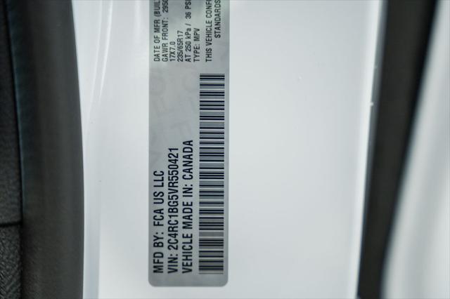 2027 Chrysler Pacifica Select