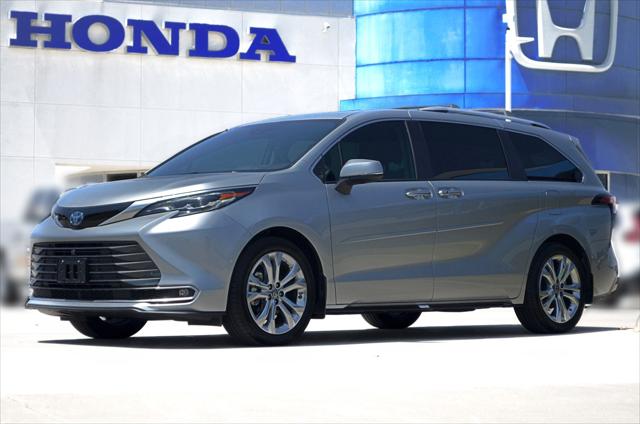 2024 Toyota Sienna Platinum for sale in Denton, TX