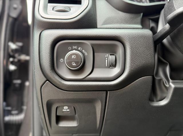 2026 Ram 1500 Express Crew Cab 4x4 57 Box