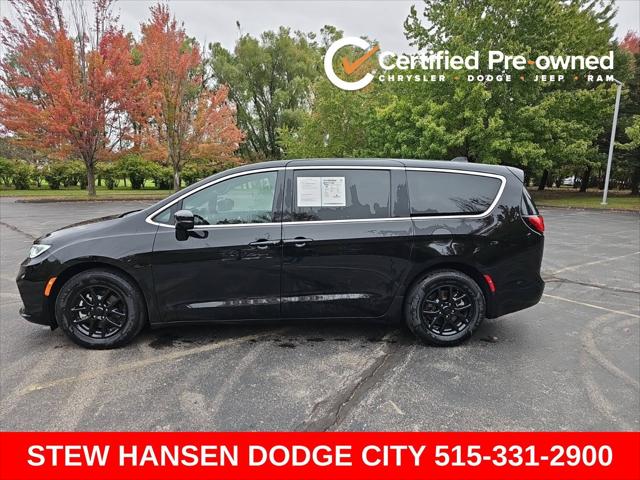 2025 Chrysler Pacifica Select for sale in Urbandale, IA
