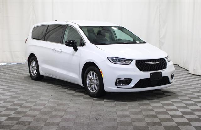 2024 Chrysler Pacifica Touring L for sale in Wichita, KS