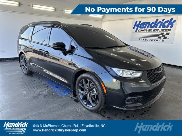 2023 Chrysler Pacifica Limited for sale in Fayetteville, NC