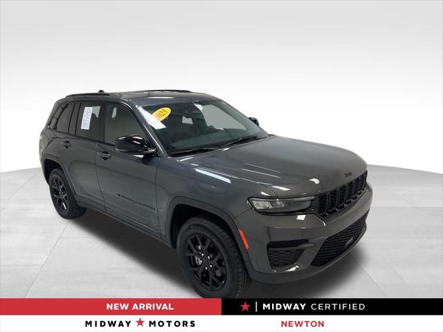 2025 Jeep Grand Cherokee Altitude 4x4 for sale in Newton, KS