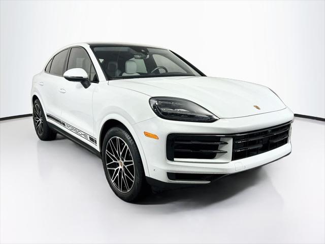 2025 Porsche Cayenne Base for sale in Madison, WI