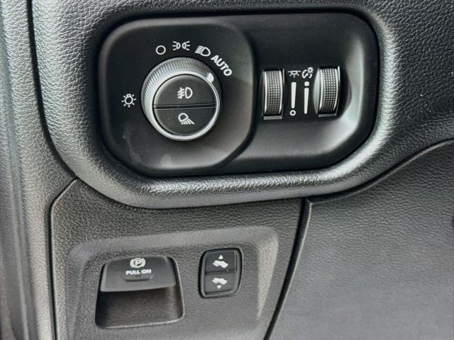 2019 Ram 1500 Big Horn/Lone Star Crew Cab 4x4 5'7" Box