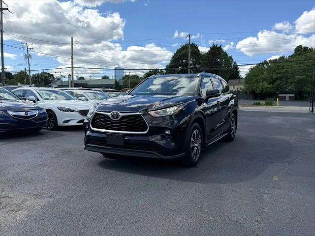 2020 Toyota Highlander XLE for sale in AKRON, OH