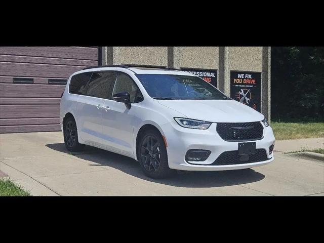 2026 Chrysler Pacifica Limited for sale in Crystal Lake, IL