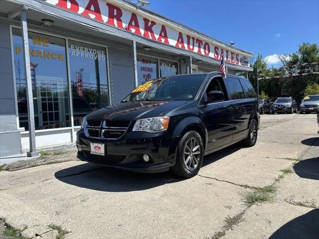 2017 Dodge Grand Caravan SXT for sale in Chicago, IL