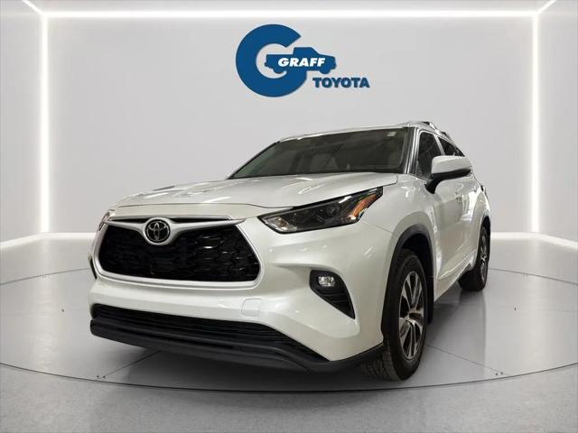 2023 Toyota Highlander XLE for sale in Burns Harbor, IN
