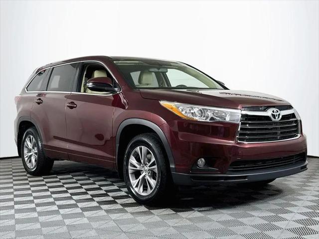 2015 Toyota Highlander LE Plus V6 for sale in Leesburg, VA