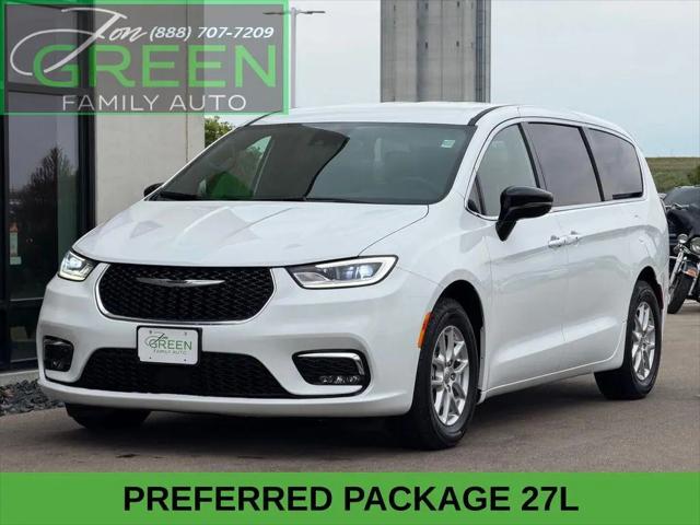 2025 Chrysler Pacifica Select for sale in MILTON, WI