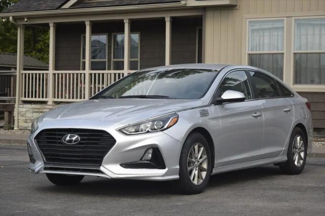 2018 Hyundai Sonata SE for sale in Charlestown, IN