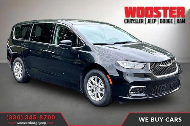 2023 Chrysler Pacifica Touring L for sale in Wooster, OH