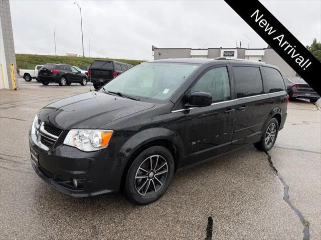 2017 Dodge Grand Caravan SXT for sale in Waterloo, IA