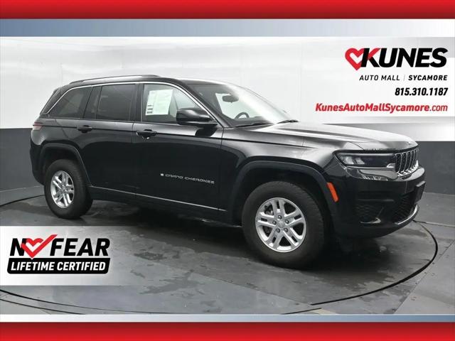 2023 Jeep Grand Cherokee Laredo 4x4 for sale in Sycamore, IL