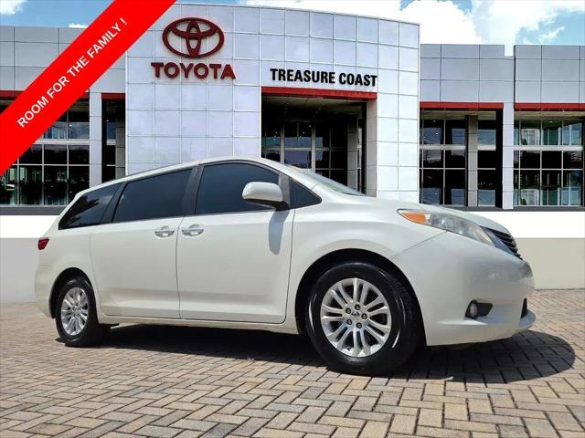 2017 Toyota Sienna XLE 8 Passenger for sale in Stuart, FL