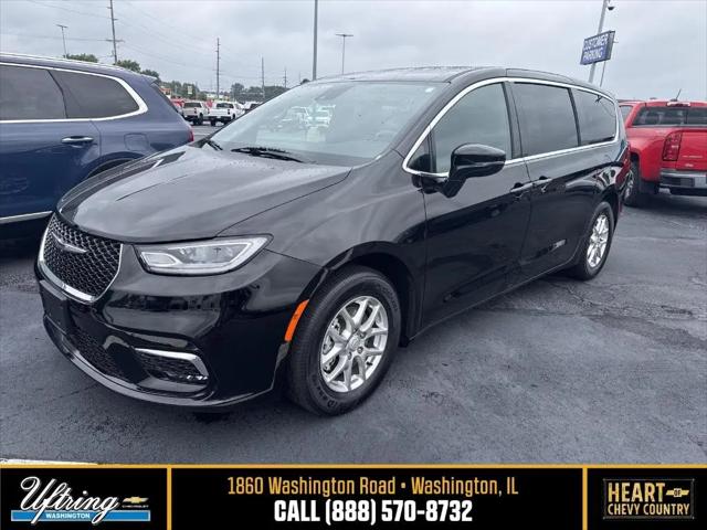 2025 Chrysler Pacifica Select for sale in Washington, IL