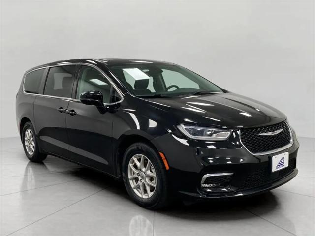 2024 Chrysler Pacifica Touring L for sale in Appleton, WI