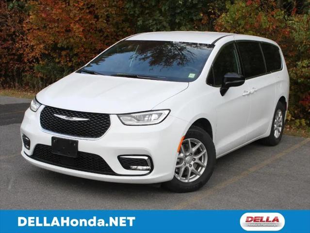 2026 Chrysler Pacifica Select for sale in Plattsburgh, NY