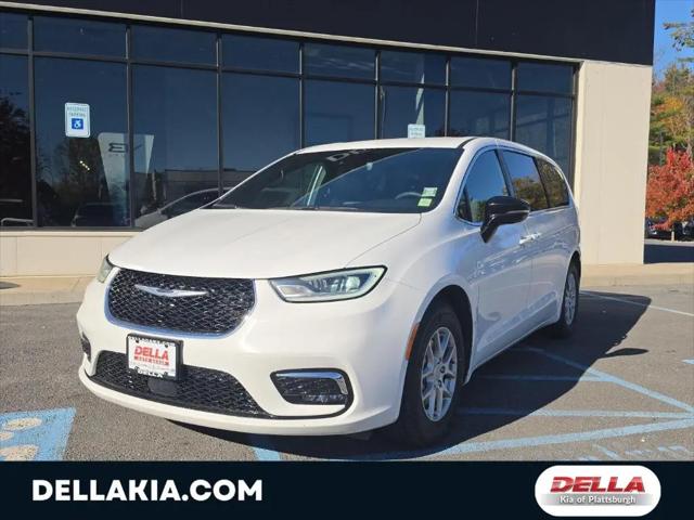 2026 Chrysler Pacifica Select for sale in Plattsburgh, NY