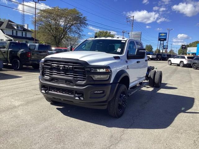 2027 RAM Ram 5500 Chassis Cab RAM 5500 TRADESMAN CHASSIS CREW CAB 4X4 84 CA
