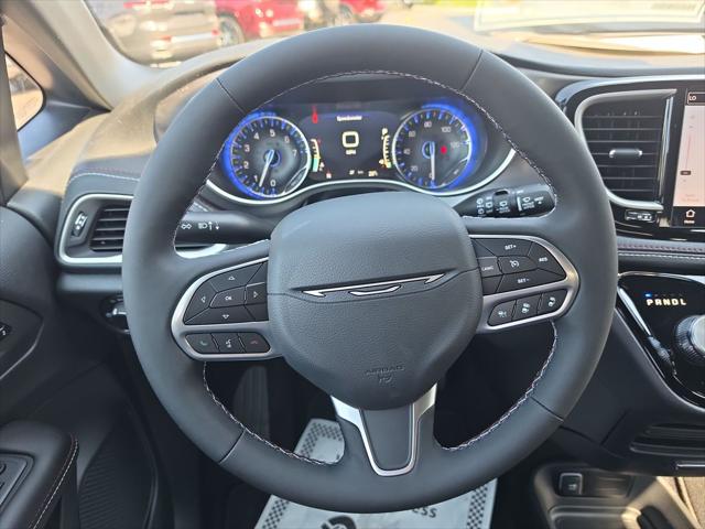 2027 Chrysler Pacifica Select