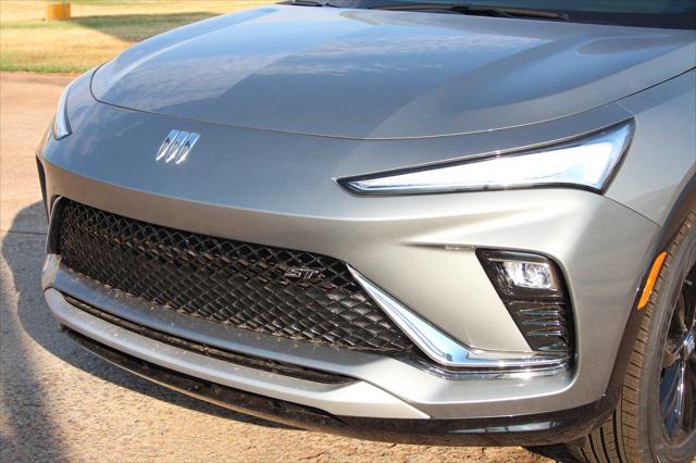 2026 Buick NV Sport Touring FWD