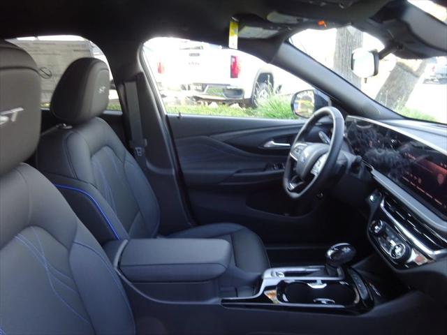 2026 Buick NV Sport Touring FWD
