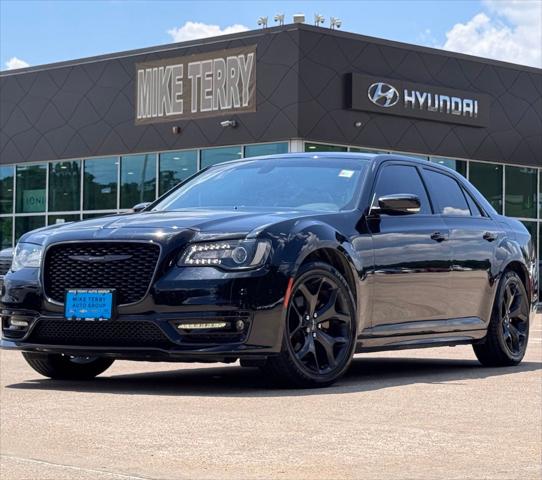 2022 Chrysler 300 Touring L for sale in Silsbee, TX