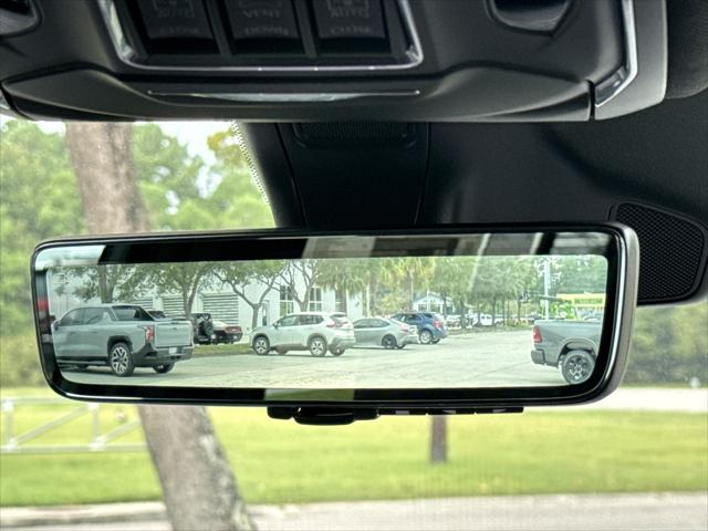 New 2026 Bright White Clear-Coat Exterior Paint Jeep Limited image 56