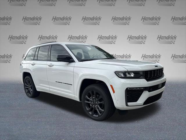 New 2026 Bright White Clear-Coat Exterior Paint Jeep Limited image 28