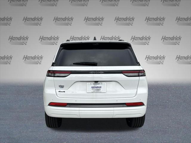 New 2026 Bright White Clear-Coat Exterior Paint Jeep Limited image 34