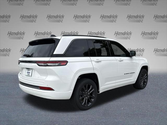 New 2026 Bright White Clear-Coat Exterior Paint Jeep Limited image 35