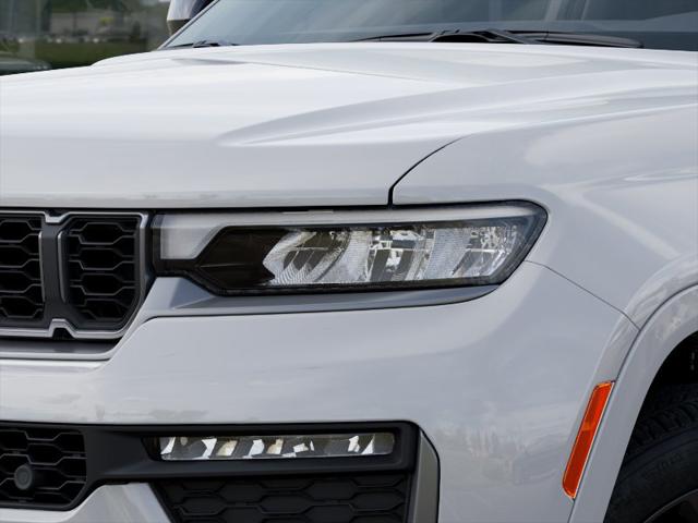 New 2026 Bright White Clear-Coat Exterior Paint Jeep Limited image 72