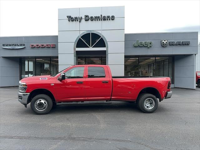 2027 RAM Ram 3500 RAM 3500 TRADESMAN CREW CAB 4X4 8 BOX