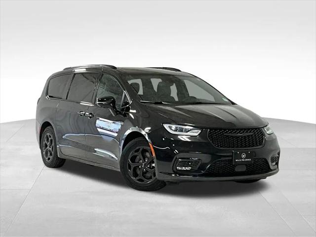 2024 Chrysler Pacifica Hybrid Premium S Appearance Pkg for sale in Des Moines, IA