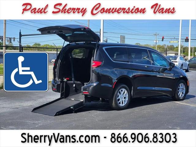 2026 Chrysler Pacifica Select for sale in Piqua, OH