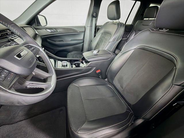 2023 Jeep Grand Cherokee L Altitude 4x4 2023 Jeep Grand Cherokee L Altitude 4x4