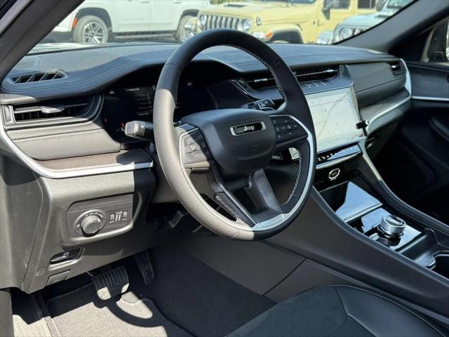 2026 Jeep Grand Cherokee GRAND CHEROKEE LAREDO ALTITUDE 4X4 2026 Jeep Grand Cherokee GRAND CHEROKEE LAREDO ALTITUDE 4X4