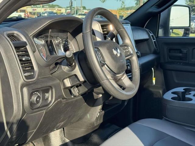 2026 RAM 5500 Chassis RAM 5500 TRADESMAN CHASSIS CREW CAB 4X4 84 CA