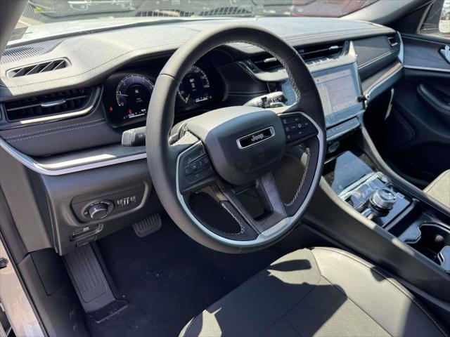 2026 Jeep Grand Cherokee GRAND CHEROKEE L LAREDO ALTITUDE 4X4 2026 Jeep Grand Cherokee GRAND CHEROKEE L LAREDO ALTITUDE 4X4
