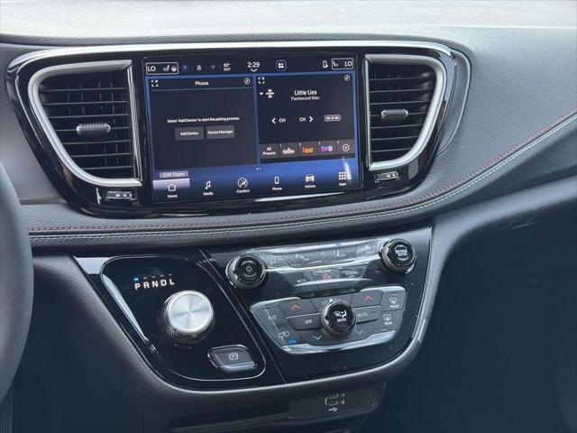 2027 Chrysler Pacifica PACIFICA SELECT