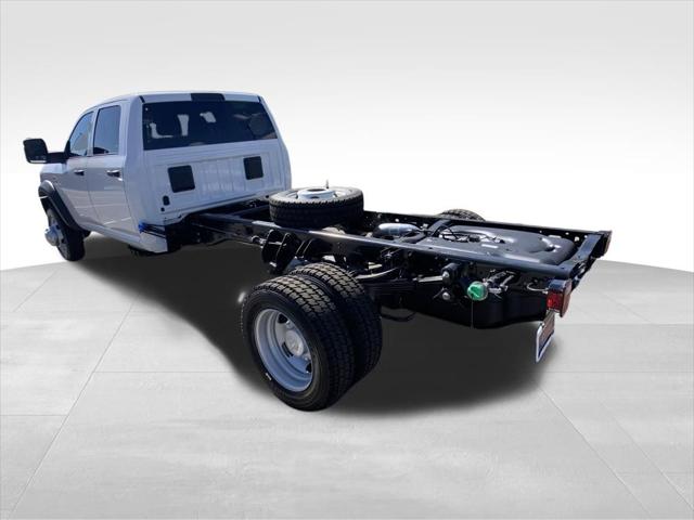 2026 RAM 5500 Chassis RAM 5500 TRADESMAN CHASSIS CREW CAB 4X4 84 CA