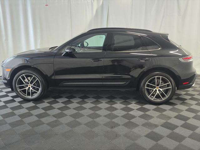 2025 Porsche Macan Unknown