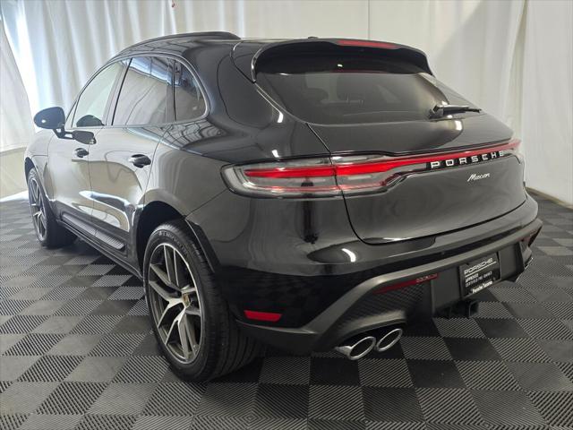 2025 Porsche Macan Unknown