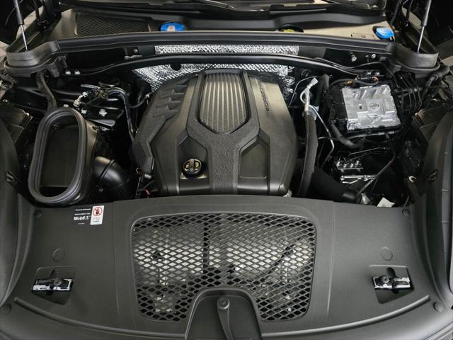 2025 Porsche Macan Unknown