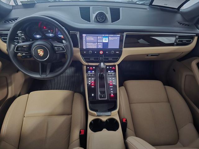 2025 Porsche Macan Unknown