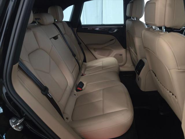 2025 Porsche Macan Unknown