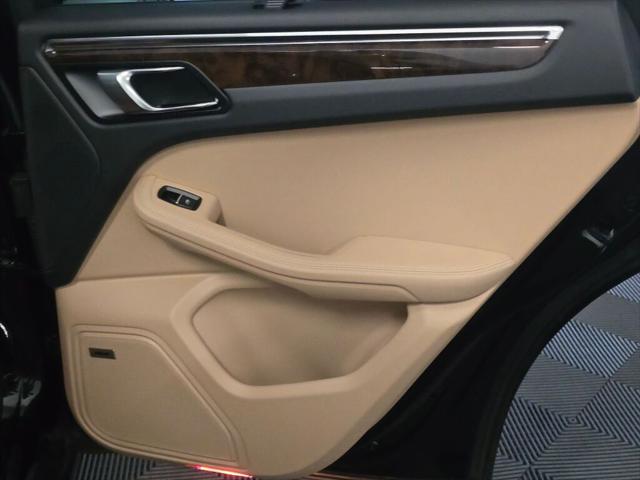 2025 Porsche Macan Unknown