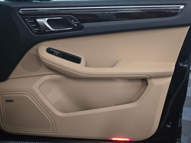 2025 Porsche Macan Unknown